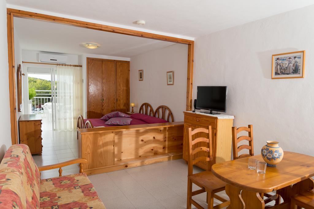 Flats Friends Apartamentos Es Puet Blanc Portinatx Exterior photo